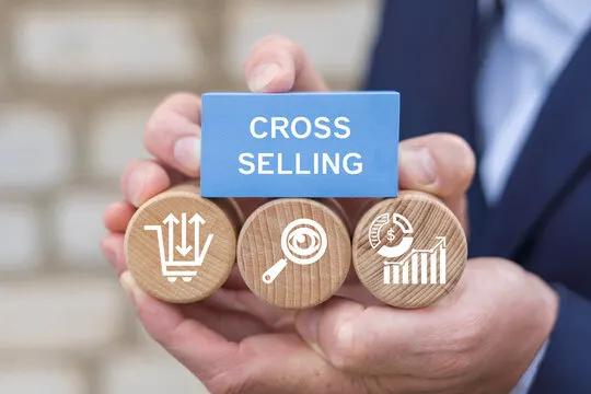 Apa Itu Upsell dan Cross Sell dalam Bisnis Jasa? 3 apa itu upsell & cross sell